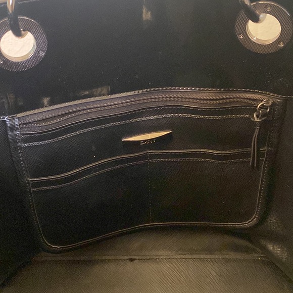 DKNY black patent tote bag with chain shoulder straps - Picture 6 of 10